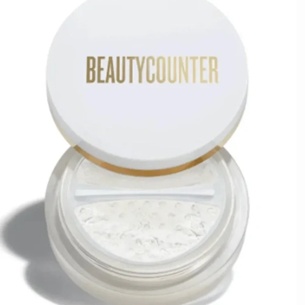 *Beautycounter* Mattifying Face Powder- NEW! - (Discontinued!)